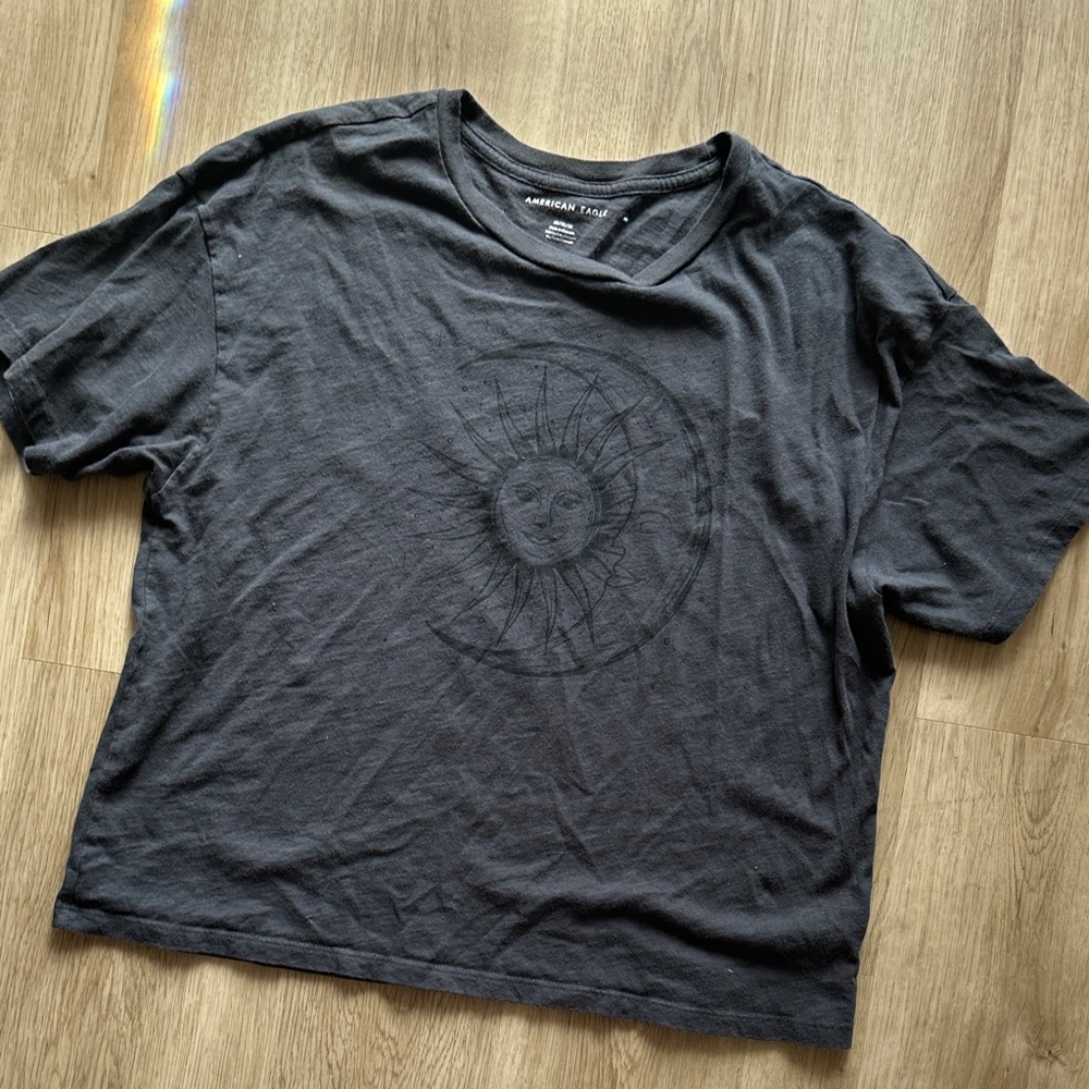 American Eagle Outfitters Charcoal Sun Graphic Tee